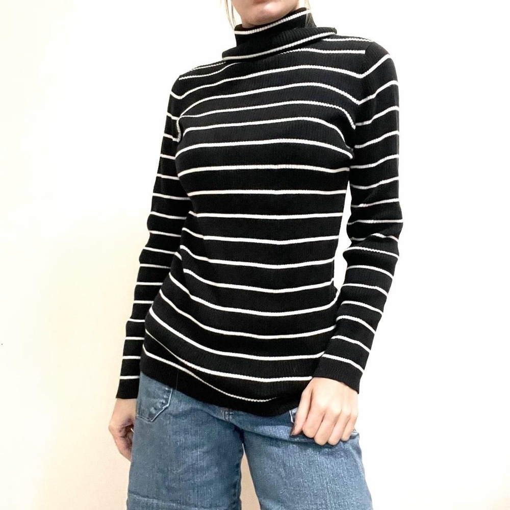 Vintage 90s black and white long sleeve shirt